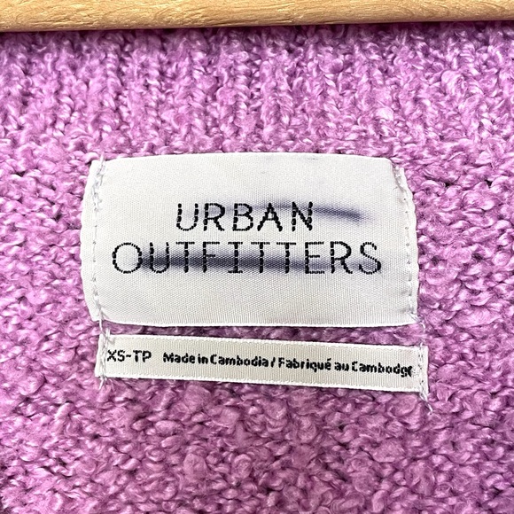 Urban Outfitters Notched V-Neck Sweater - Picture 7 of 10